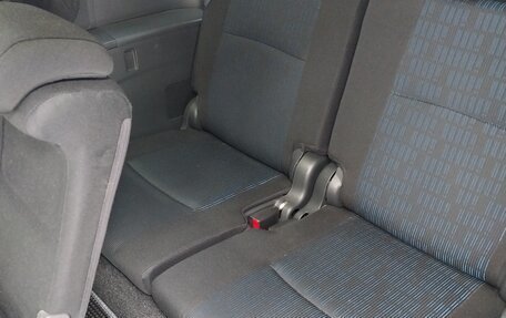 Toyota ISis I, 2013 год, 1 250 000 рублей, 11 фотография