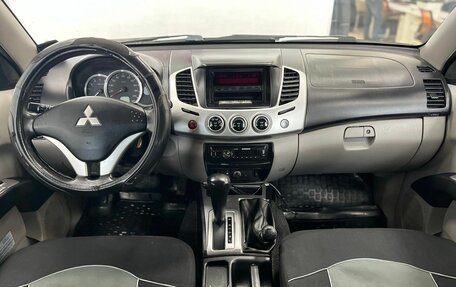 Mitsubishi L200 IV рестайлинг, 2011 год, 1 320 000 рублей, 2 фотография