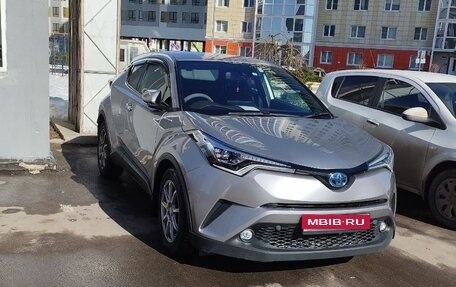 Toyota C-HR I рестайлинг, 2018 год, 1 750 000 рублей, 1 фотография