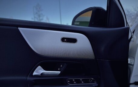 Mercedes-Benz GLB, 2020 год, 3 050 000 рублей, 13 фотография