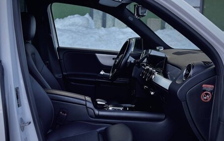 Mercedes-Benz GLB, 2020 год, 3 050 000 рублей, 17 фотография