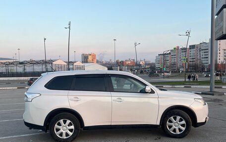Mitsubishi Outlander III рестайлинг 3, 2014 год, 1 450 000 рублей, 5 фотография