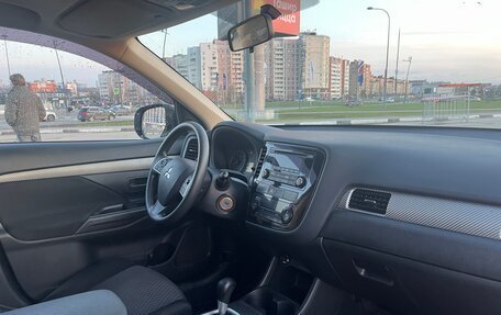 Mitsubishi Outlander III рестайлинг 3, 2014 год, 1 450 000 рублей, 6 фотография