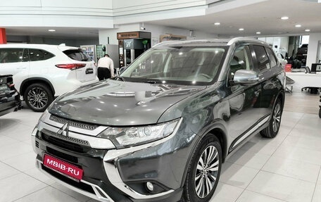 Mitsubishi Outlander III рестайлинг 3, 2019 год, 2 599 000 рублей, 1 фотография
