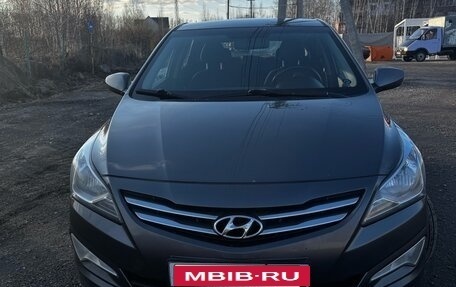 Hyundai Solaris II рестайлинг, 2015 год, 1 070 000 рублей, 1 фотография