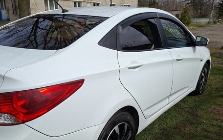 Hyundai Solaris II рестайлинг, 2013 год, 1 100 000 рублей, 2 фотография