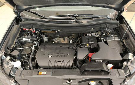 Mitsubishi Outlander III рестайлинг 3, 2019 год, 2 599 000 рублей, 11 фотография