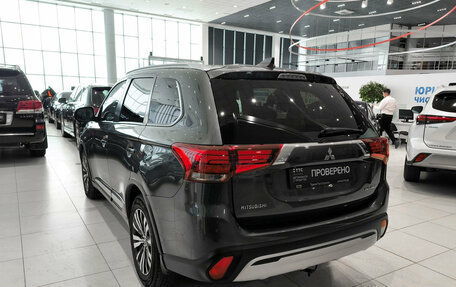 Mitsubishi Outlander III рестайлинг 3, 2019 год, 2 599 000 рублей, 8 фотография