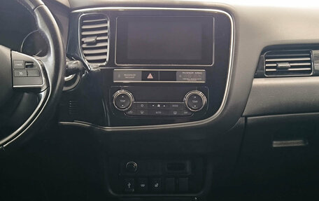 Mitsubishi Outlander III рестайлинг 3, 2019 год, 2 599 000 рублей, 18 фотография