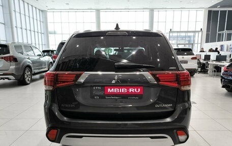 Mitsubishi Outlander III рестайлинг 3, 2019 год, 2 599 000 рублей, 7 фотография