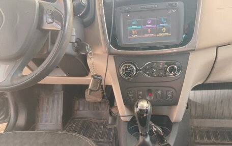 Renault Logan II, 2016 год, 760 000 рублей, 8 фотография