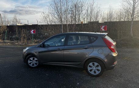 Hyundai Solaris II рестайлинг, 2015 год, 1 070 000 рублей, 2 фотография