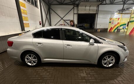 Toyota Avensis III рестайлинг, 2012 год, 1 300 000 рублей, 4 фотография