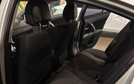 Toyota Avensis III рестайлинг, 2012 год, 1 300 000 рублей, 18 фотография