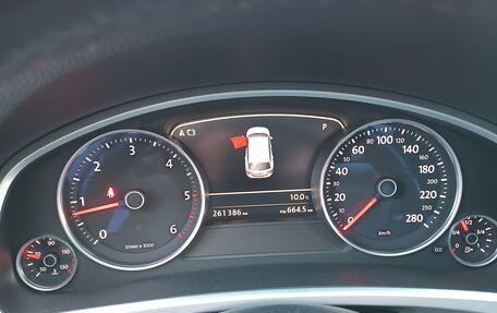 Volkswagen Touareg III, 2015 год, 2 970 000 рублей, 16 фотография