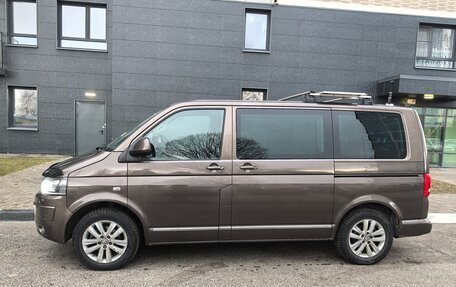 Volkswagen Multivan T5, 2011 год, 2 600 000 рублей, 3 фотография