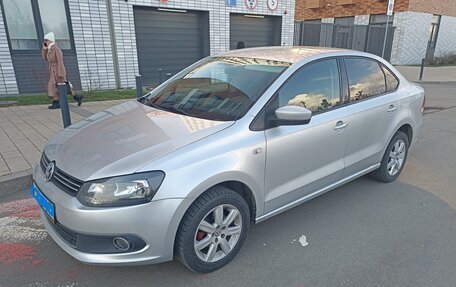 Volkswagen Polo VI (EU Market), 2011 год, 900 000 рублей, 2 фотография