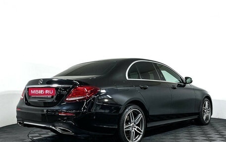 Mercedes-Benz E-Класс, 2017 год, 3 960 000 рублей, 5 фотография