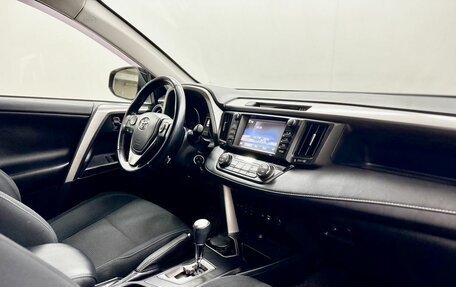 Toyota RAV4, 2017 год, 2 449 000 рублей, 12 фотография