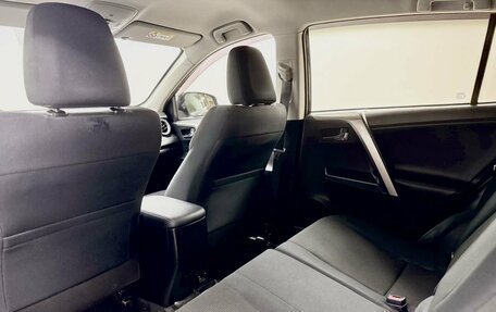 Toyota RAV4, 2017 год, 2 449 000 рублей, 13 фотография