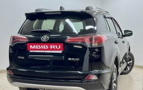 Toyota RAV4, 2017 год, 2 449 000 рублей, 6 фотография