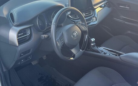 Toyota C-HR I рестайлинг, 2019 год, 2 550 000 рублей, 3 фотография