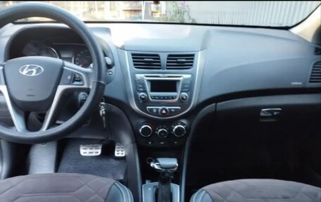 Hyundai Solaris II рестайлинг, 2016 год, 1 050 000 рублей, 3 фотография