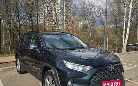 Toyota RAV4, 2020 год, 2 900 000 рублей, 2 фотография