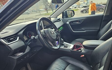 Toyota RAV4, 2020 год, 2 900 000 рублей, 9 фотография