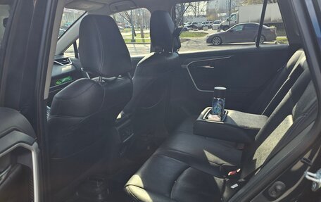 Toyota RAV4, 2020 год, 2 900 000 рублей, 8 фотография