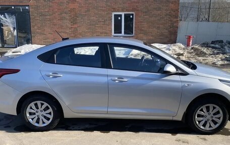 Hyundai Solaris II рестайлинг, 2019 год, 1 050 000 рублей, 3 фотография