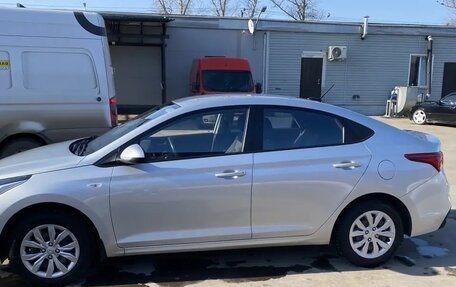 Hyundai Solaris II рестайлинг, 2019 год, 1 050 000 рублей, 4 фотография