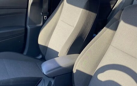 Hyundai Solaris II рестайлинг, 2019 год, 1 050 000 рублей, 8 фотография