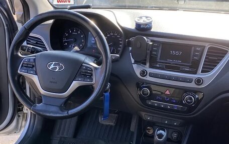Hyundai Solaris II рестайлинг, 2019 год, 1 050 000 рублей, 9 фотография