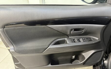 Mitsubishi Outlander III рестайлинг 3, 2019 год, 2 299 800 рублей, 7 фотография