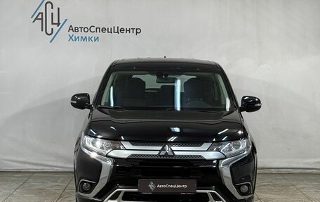 Mitsubishi Outlander III рестайлинг 3, 2019 год, 2 299 800 рублей, 13 фотография