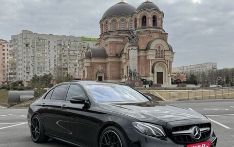 Mercedes-Benz E-Класс, 2019 год, 3 200 000 рублей, 1 фотография