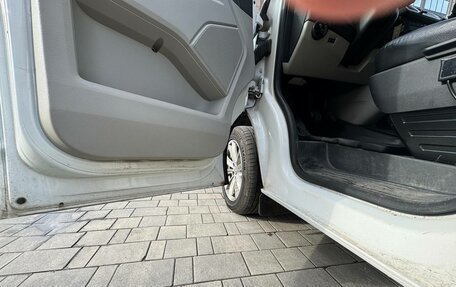 Volkswagen Caravelle T6 рестайлинг, 2015 год, 2 399 999 рублей, 2 фотография