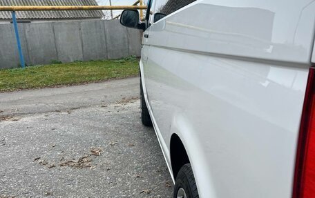 Volkswagen Caravelle T6 рестайлинг, 2015 год, 2 399 999 рублей, 14 фотография