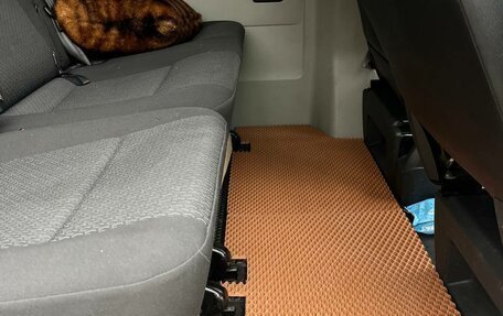 Volkswagen Caravelle T6 рестайлинг, 2015 год, 2 399 999 рублей, 8 фотография