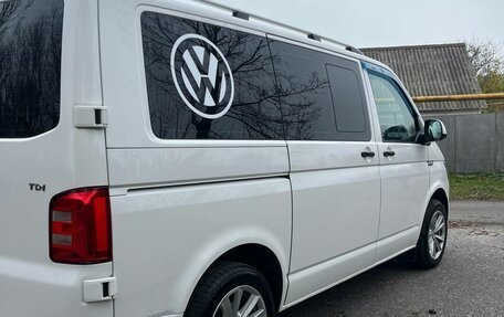 Volkswagen Caravelle T6 рестайлинг, 2015 год, 2 399 999 рублей, 15 фотография