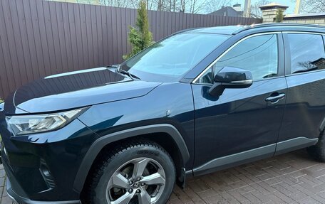 Toyota RAV4, 2019 год, 3 150 000 рублей, 2 фотография