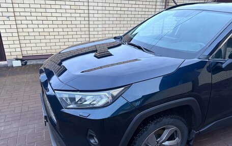 Toyota RAV4, 2019 год, 3 150 000 рублей, 4 фотография