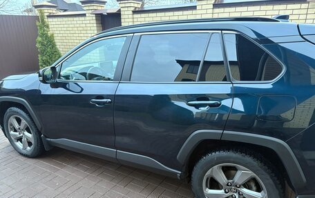 Toyota RAV4, 2019 год, 3 150 000 рублей, 8 фотография