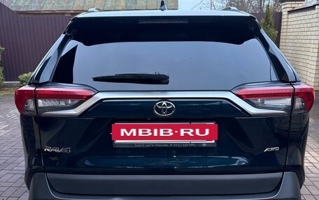 Toyota RAV4, 2019 год, 3 150 000 рублей, 10 фотография