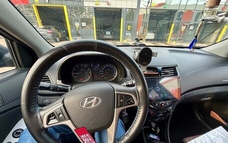 Hyundai Solaris II рестайлинг, 2014 год, 990 000 рублей, 13 фотография