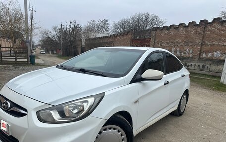 Hyundai Solaris II рестайлинг, 2013 год, 570 000 рублей, 1 фотография