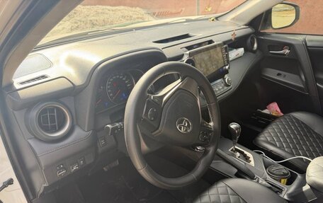 Toyota RAV4, 2013 год, 1 650 000 рублей, 11 фотография