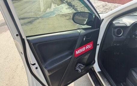 Toyota RAV4, 2013 год, 1 650 000 рублей, 13 фотография