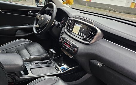 KIA Sorento III Prime рестайлинг, 2018 год, 4 000 000 рублей, 9 фотография